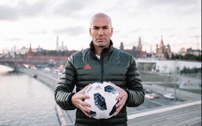 安博电竞快讯-于帕梅卡诺解围失误导致丢球